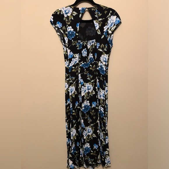 Banana Republic floral midi dress with lining and side slit. New never worn. - Picture 4 of 4